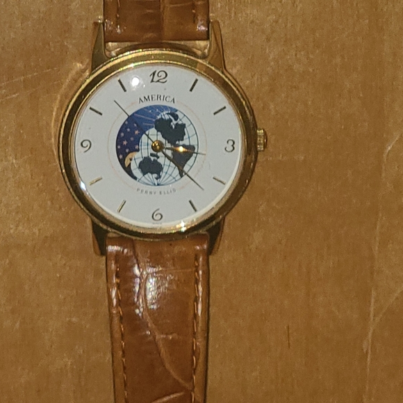 America Perry Ellis Watch - Picture 9 of 16